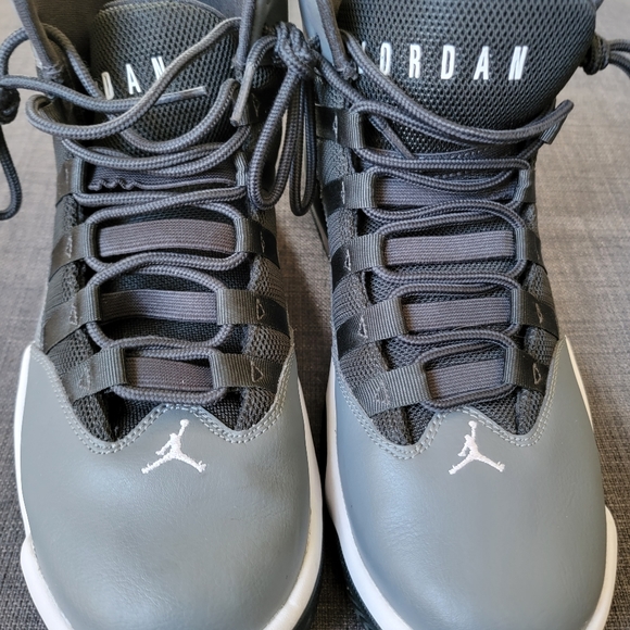 Nike Air Jordan Aura - Picture 3 of 6